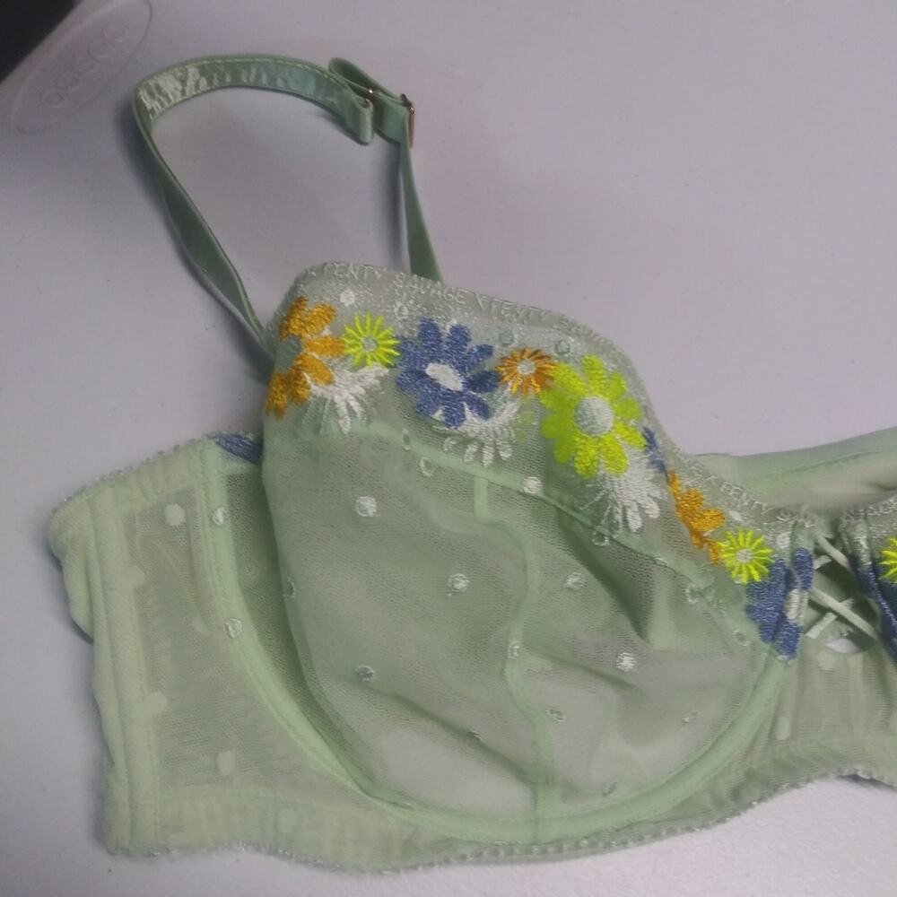 Savage X Fenty Free Spirit Floral Embroidered Unlined Balconette Bra Size 44DD - Picture 3 of 8